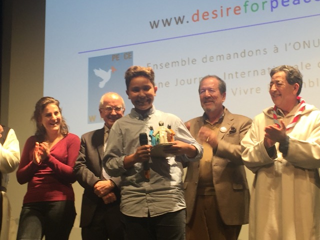 1er prix de l'Eloquence au sein du 6ème Festival Vivre Ensemble A Cannes  - Remise du 1er Trophée à Amin Salhi !