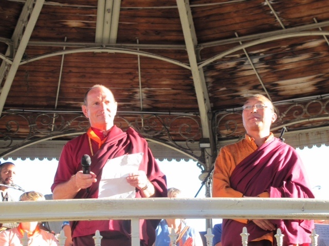RCF "Croyants, ensemble vers la Paix"...Emissions de Novembre 2013 - Rédacteur en chef du mois : Droupla Sempa, moine Boudhhiste - Institut Karmapa