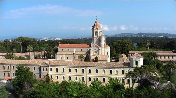 Rassemblement à l’Abbaye Notre Dame de Lérins...Prière silencieuse
